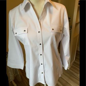 Zac & Rachel sz L white with silver buttons shirt